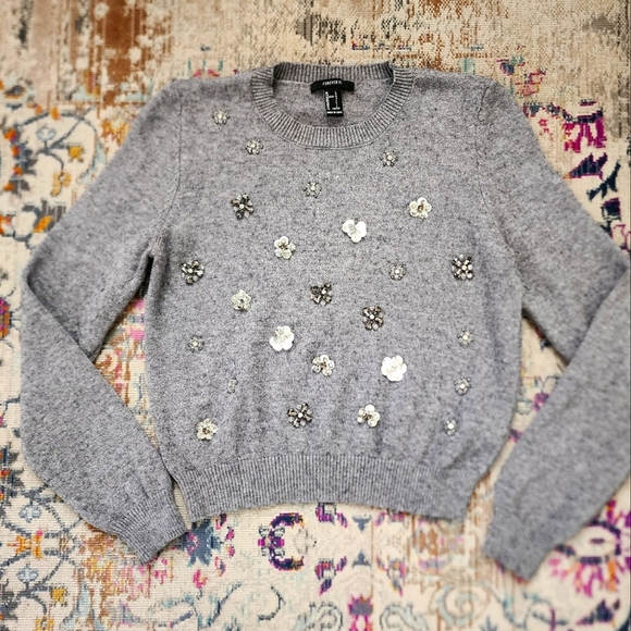 Forever 21 Sweaters - Forever 21, Women's Gray & Silver Sequin Long Sleeve Pullover Sweater, sz LG